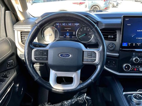 Used 2022 Ford Expedition Max XLT image 5