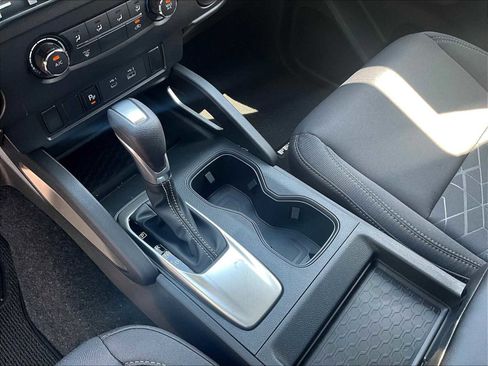 Used 2025 Nissan Frontier SV image 20