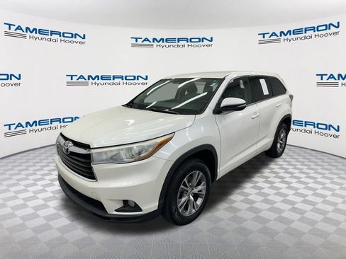 Used 2015 Toyota Highlander Plus FWD image 1