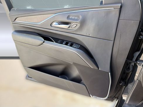 Used 2024 Cadillac Escalade ESV Sport Platinum AWD/4WD image 20