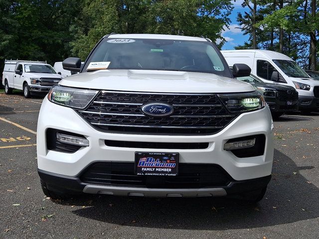 Certified 2023 Ford Explorer XLT w/ Equipment Group 202A AWD/4WD image 3