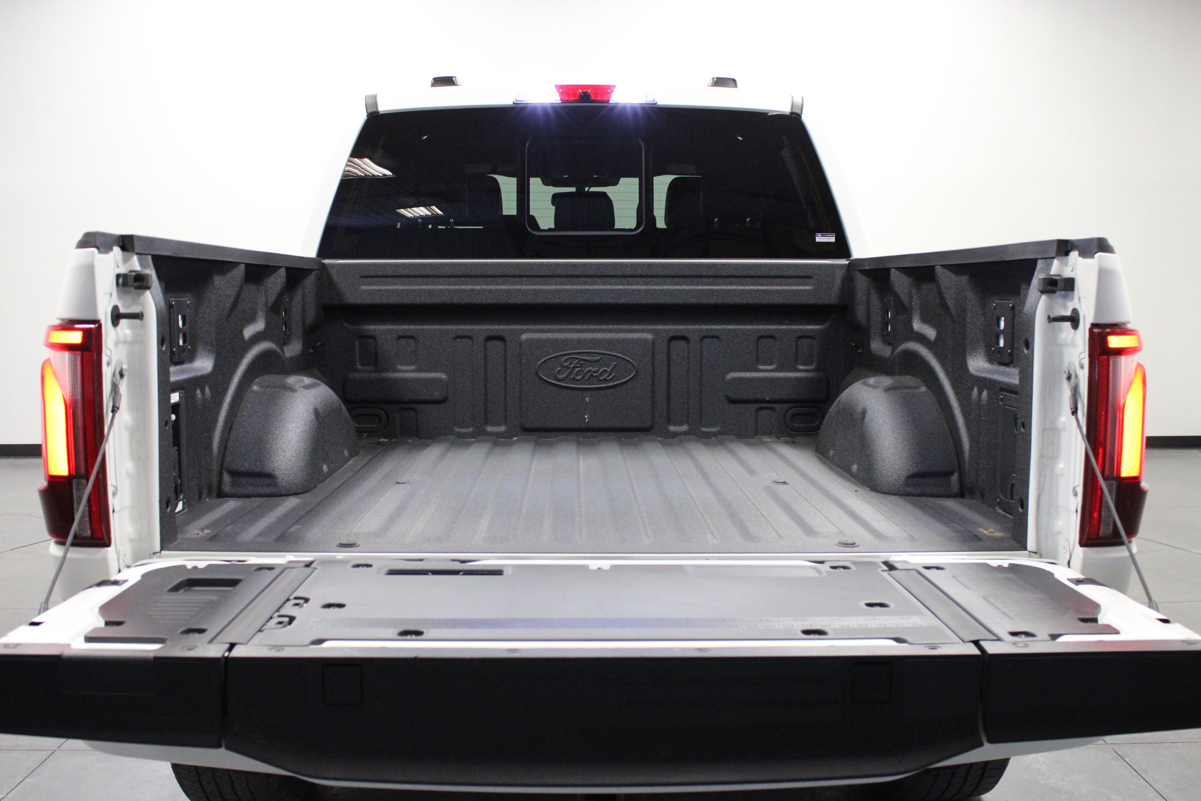 Used 2025 Ford F150 Platinum w/ FX4 Off-Road Package AWD/4WD image 15