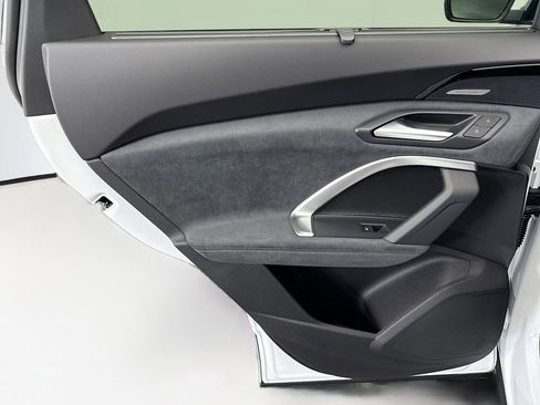 New 2025 Audi SQ5 Prestige image 25