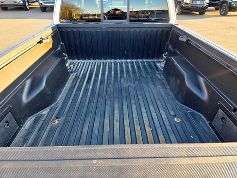 Used 2016 Toyota Tacoma SR5 AWD/4WD image 32