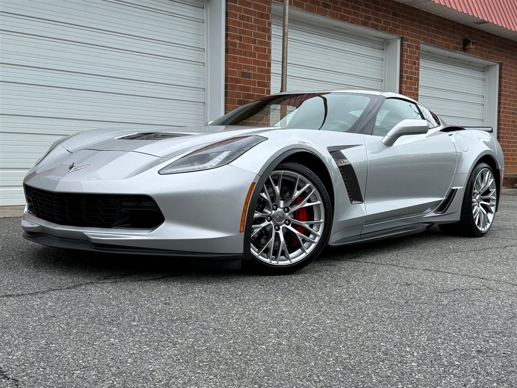 Used 2018 Chevrolet Corvette Z06 w/ Battery Protection Package RWD image 2