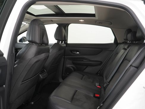Used 2025 Nissan Ariya AWD image 15