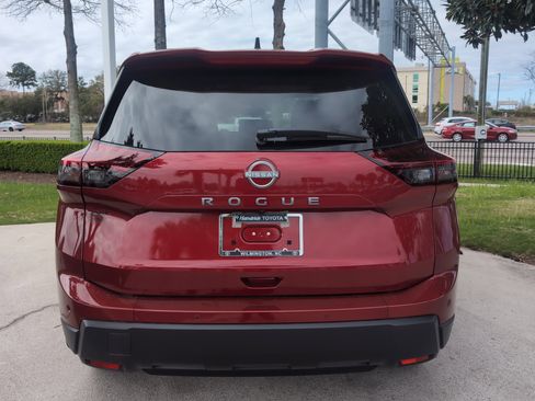 Used 2026 Nissan Rogue S image 9