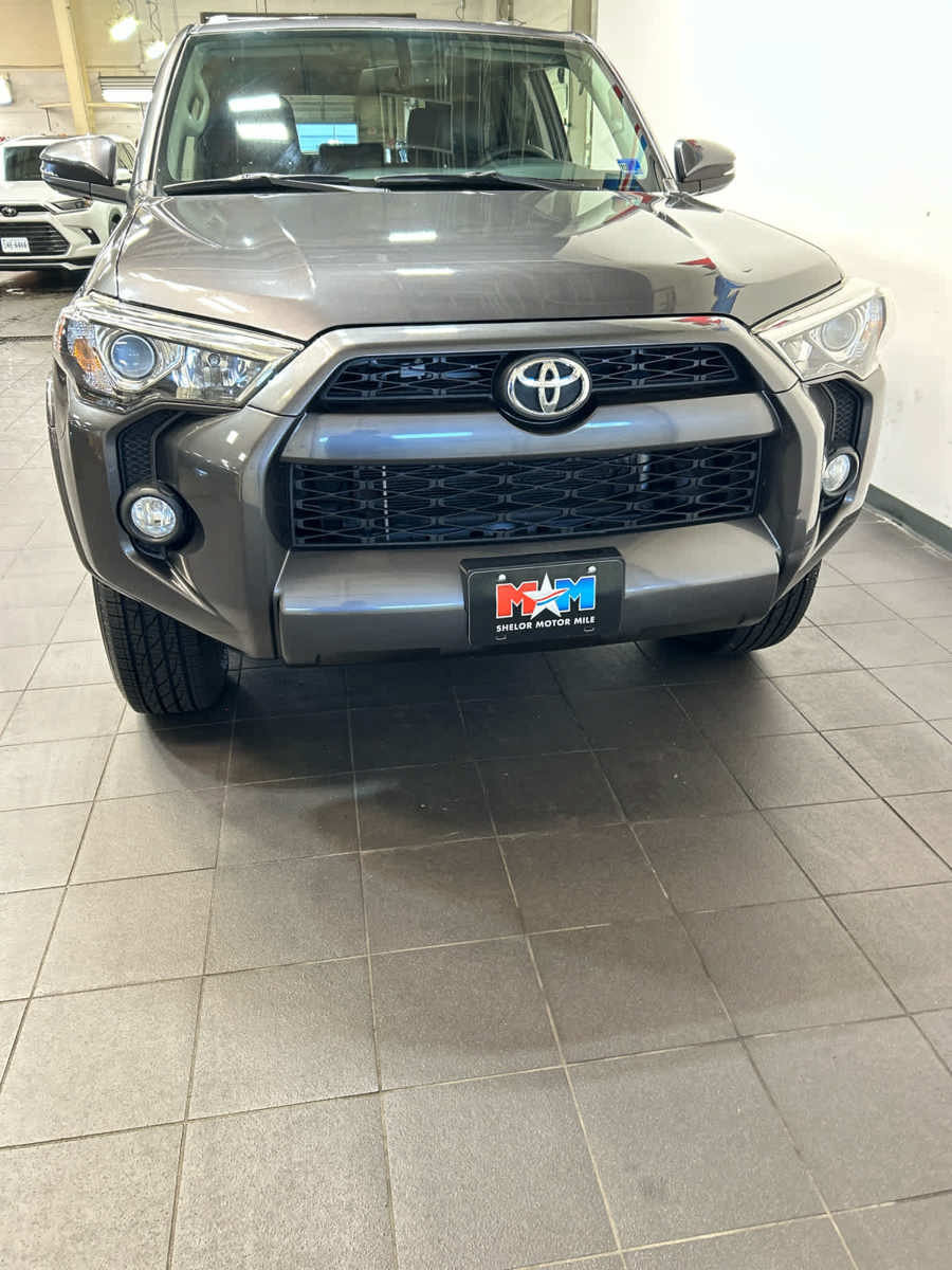 Used 2018 Toyota 4Runner SR5 Premium AWD/4WD image 3
