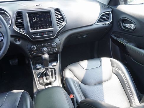 Used 2023 Jeep Cherokee Altitude Lux image 29