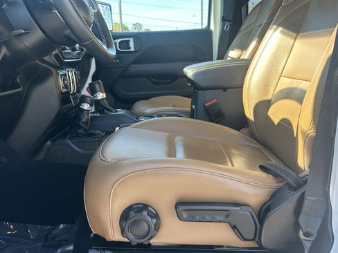 Used 2023 Jeep Wrangler Sahara w/ Cold Weather Group image 12