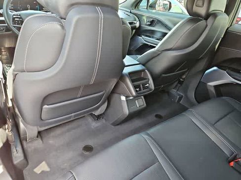 Used 2024 Cadillac Lyriq Sport image 18