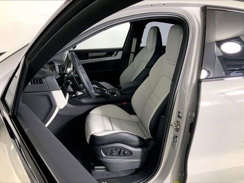 New 2026 Porsche Cayenne Turbo AWD/4WD image 5