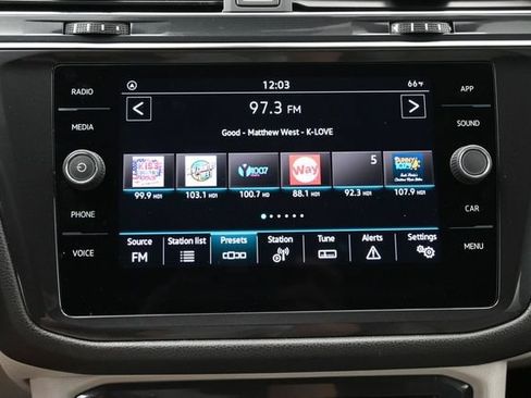 Used 2023 Volkswagen Tiguan SE R-Line FWD image 20