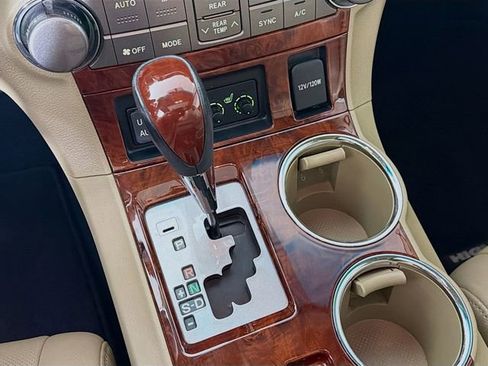 Used 2013 Toyota Highlander Limited FWD image 20