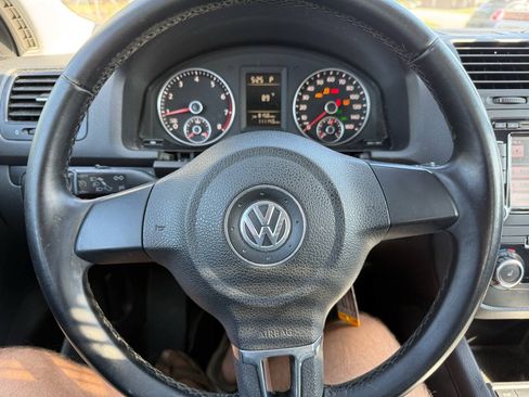 Used 2010 Volkswagen Jetta SE FWD image 22