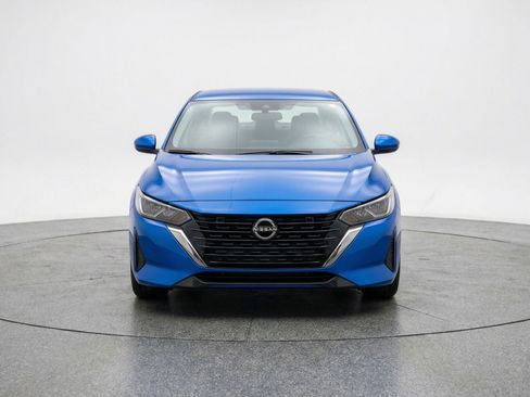 Used 2025 Nissan Sentra SV image 2