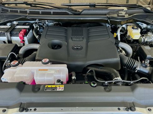 New 2026 Toyota Tundra SR5 AWD/4WD image 8