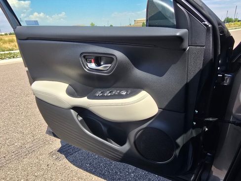 Used 2026 Honda HR-V EX-L image 16