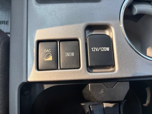 Used 2013 Toyota Highlander 4WD w/ Cold Weather Pkg image 28