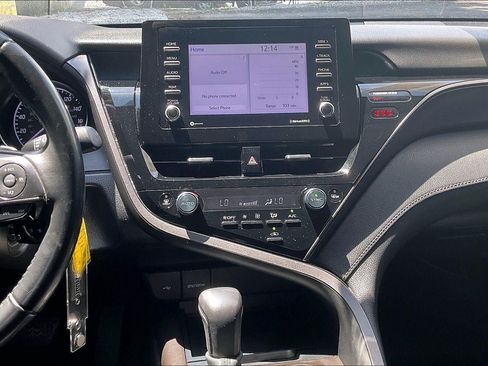 Used 2022 Toyota Camry SE FWD image 5