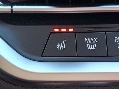 Used 2022 BMW 330i xDrive Sedan w/ Premium Package 2 image 25