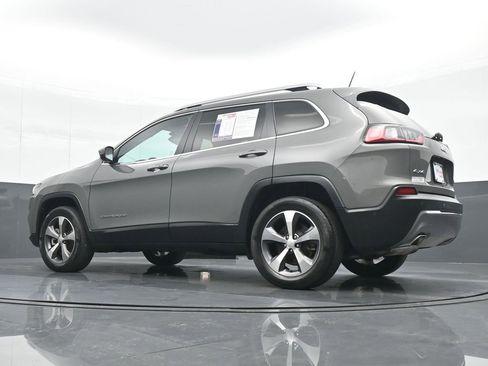 Used 2021 Jeep Cherokee Limited image 19