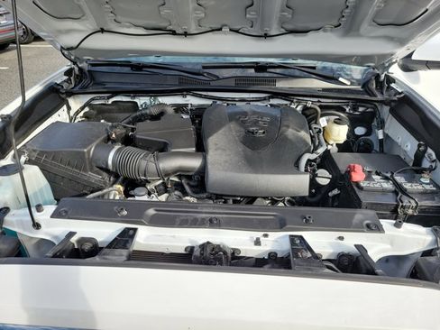 Used 2022 Toyota Tacoma SR5 image 33