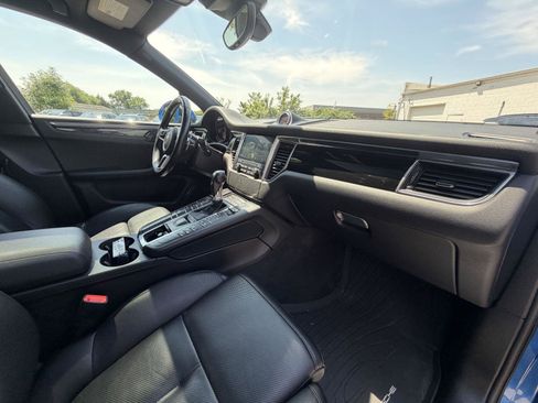 Used 2018 Porsche Macan S AWD/4WD image 32