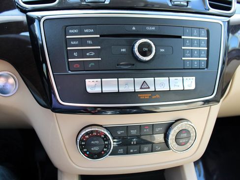 Used 2017 Mercedes-Benz GLS 450 4MATIC image 37