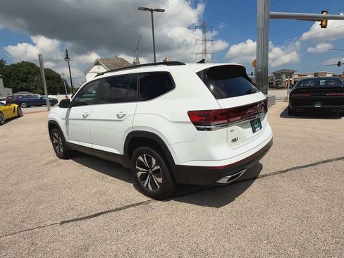 Used 2025 Volkswagen Atlas SE AWD/4WD image 6