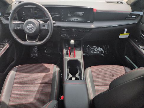 New 2026 Nissan Kicks SR w/ SR Premium Package FWD image 10