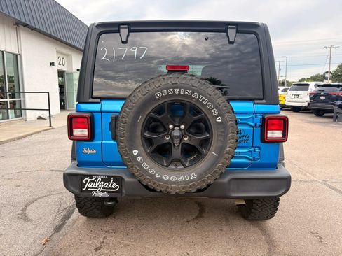 Used 2022 Jeep Wrangler Sport AWD/4WD image 5