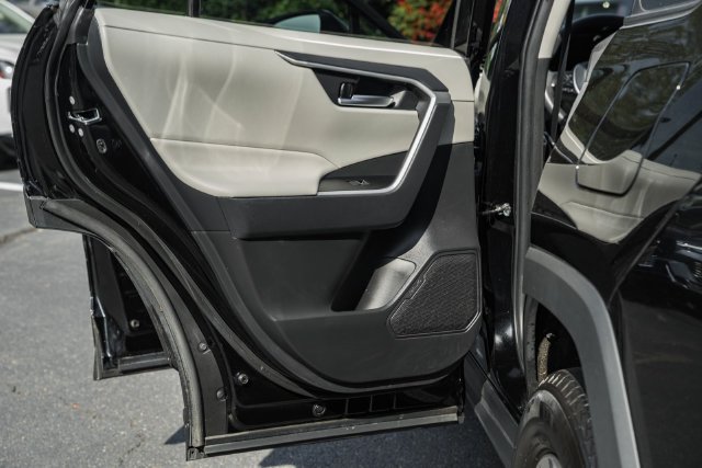 Used 2025 Toyota RAV4 XLE w/ Convenience Package AWD/4WD image 37
