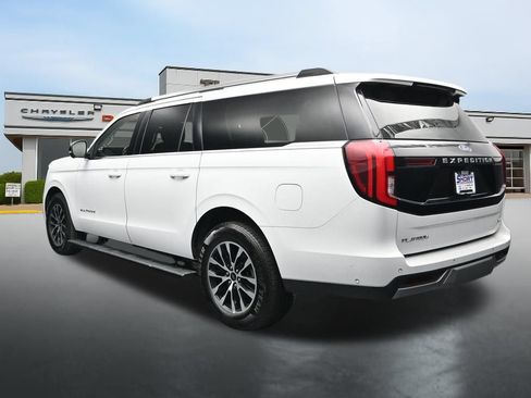 Used 2025 Ford Expedition Max Platinum AWD/4WD image 3