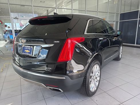 Used 2017 Cadillac XT5 Platinum w/ Driver Assist Package image 4