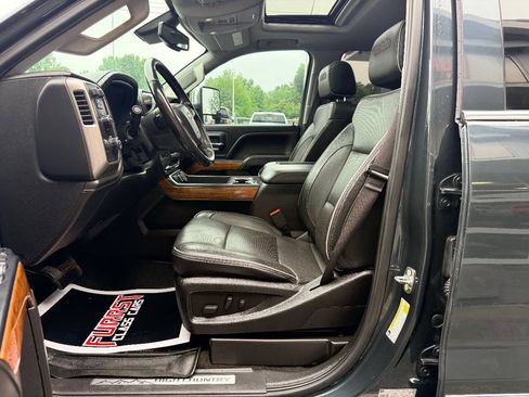 Used 2018 Chevrolet Silverado 2500 High Country w/ Duramax Plus Package AWD/4WD image 20