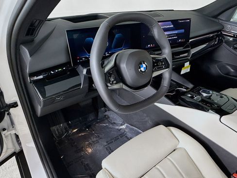 Used 2026 BMW 530i RWD image 9