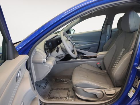 Used 2023 Hyundai Elantra SEL w/ Convenience Package FWD image 23