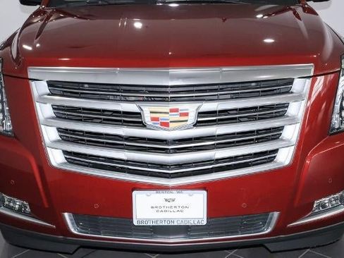 Used 2019 Cadillac Escalade Platinum image 9