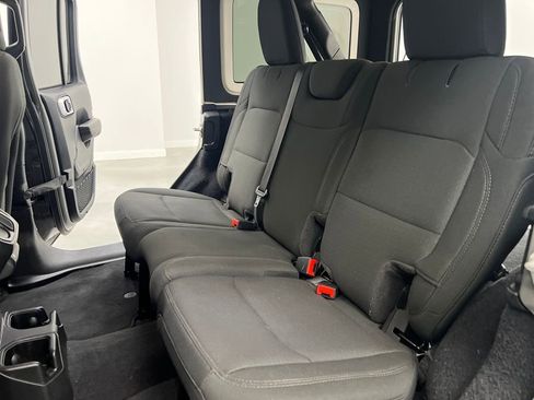 Used 2023 Jeep Wrangler Altitude image 13