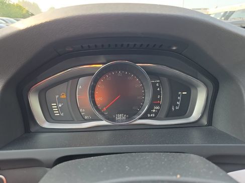 Used 2017 Volvo V60 T5 Premier w/ Convenience Package FWD image 16