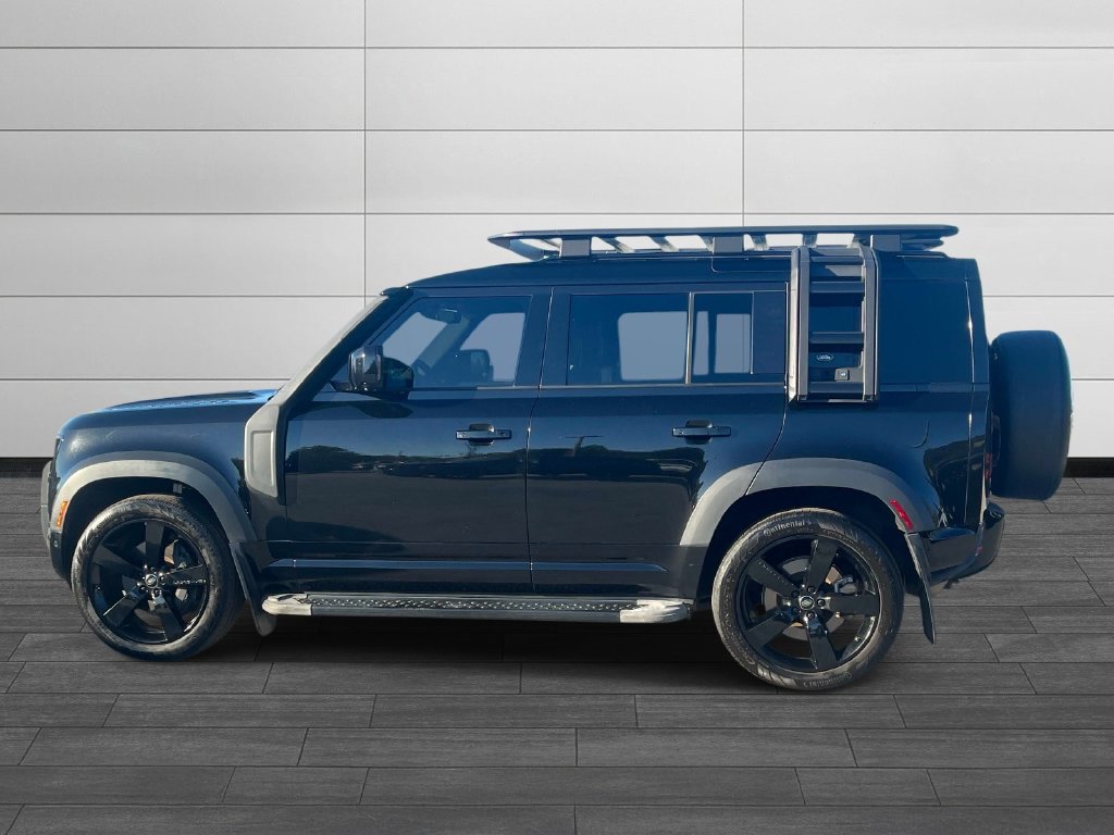 Used 2023 Land Rover Defender 110 X-Dynamic SE AWD/4WD image 2