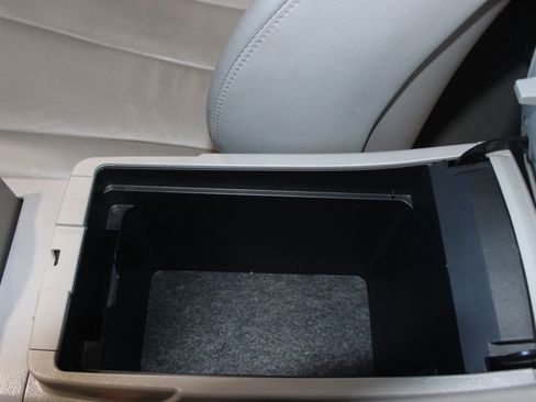 Used 2011 Toyota Camry LE w/ LE Extra-Value Pkg image 15