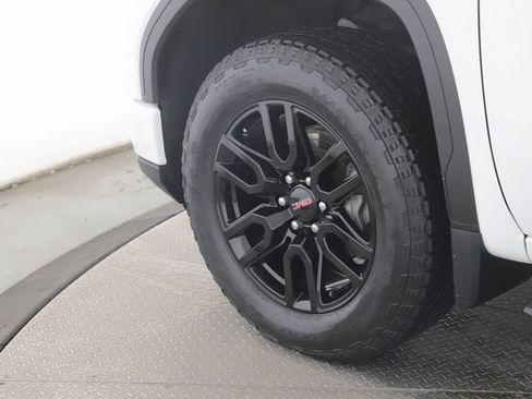 Used 2024 GMC Sierra 1500 Elevation image 13