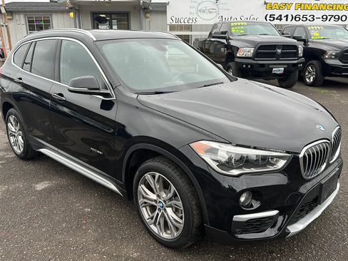 Used 2017 BMW X1 xDrive28i AWD/4WD image 2