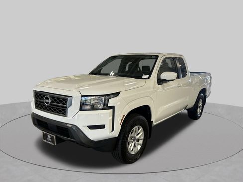 Certified 2024 Nissan Frontier SV w/ Technology Package AWD/4WD image 11