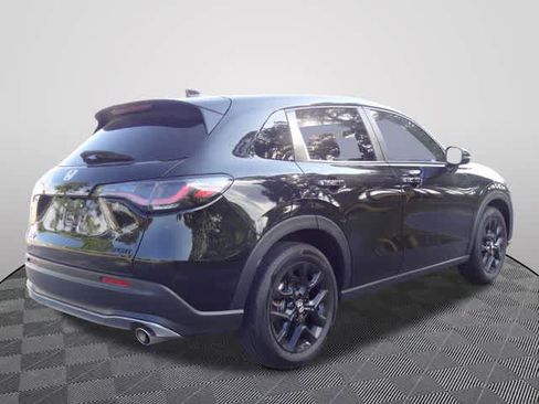 Used 2025 Honda HR-V Sport image 3