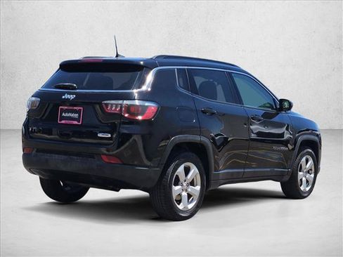 Used 2018 Jeep Compass Latitude w/ Popular Equipment Group FWD image 8