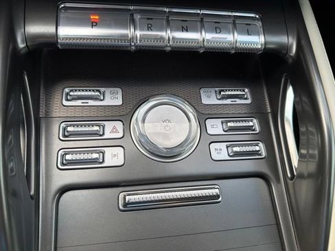 Certified 2024 Lincoln Nautilus Premier AWD/4WD image 21