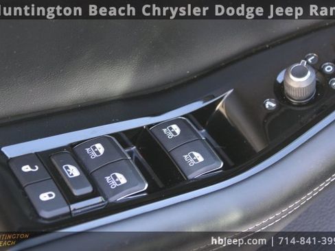 Used 2022 Jeep Grand Cherokee L Overland image 11